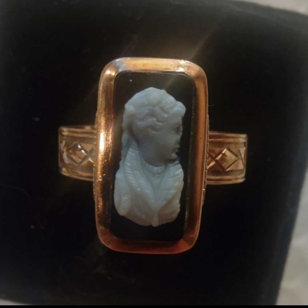 Antique Cameo ring
